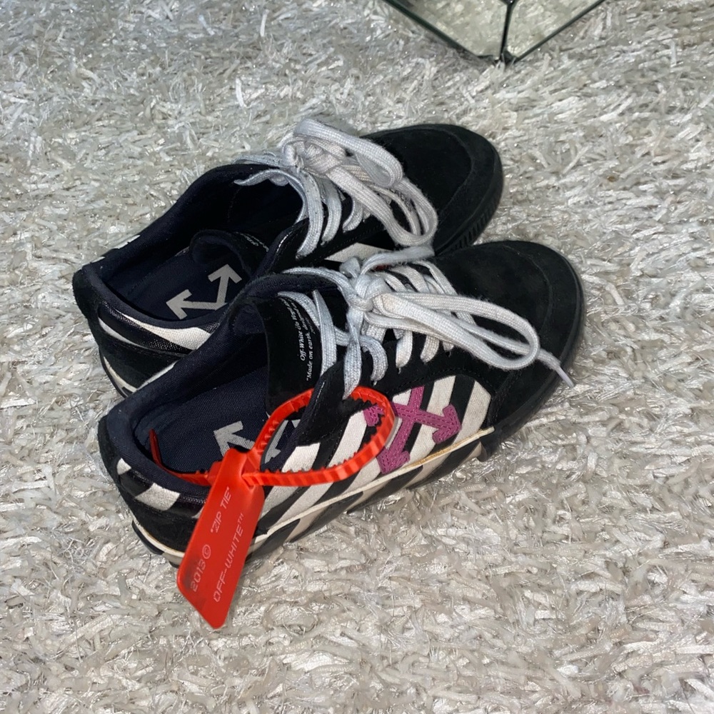 Off White low top Sneakers